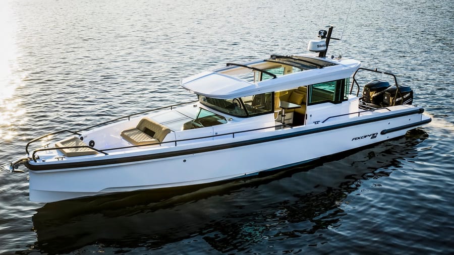 Memorial cruise boat in downtown Tampa